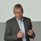 Karlheinz referiert.jpg