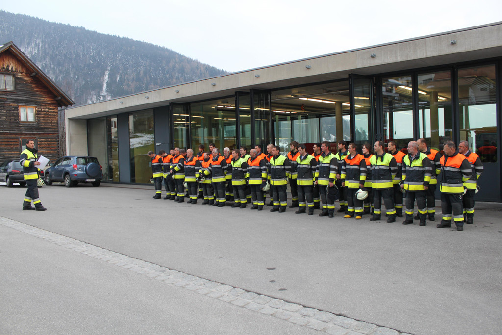 Feuerwehr Fraxern zum Befehl angetreten_2014_kam.JPG