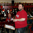 Dirigent Thomas Halfer hat die Z__gel fest im Griff.JPG