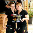 v_li_ Schl__ssle-Chefin Jacky und Stephanie.JPG