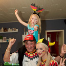 Richard Lugner, Spatzi und Tochter Leonie im WM-Fieber