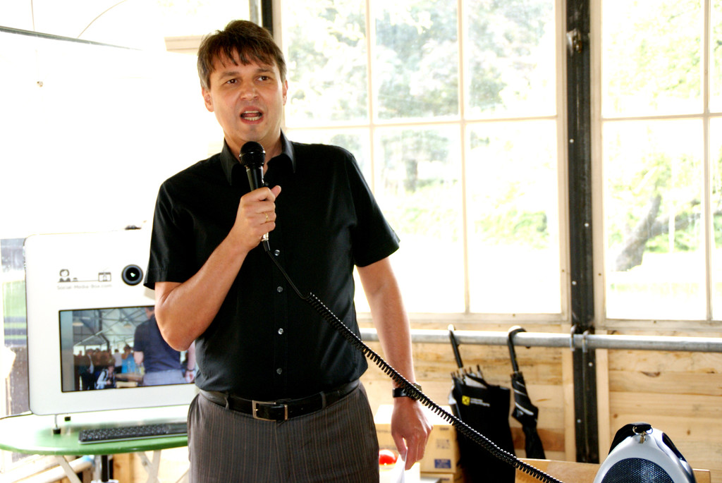 Kurt Fischer mit Visionen in die Zukunft.JPG