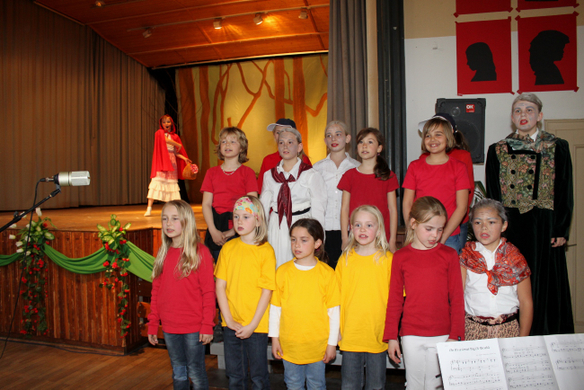 VS Englisch Theater Lochau 2010 _14__jpg-1272123655