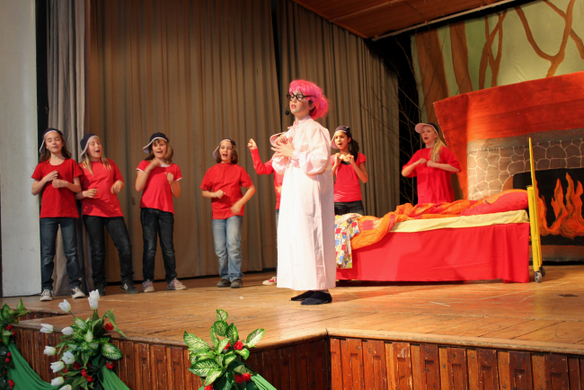 VS Englisch Theater Lochau 2010 _23__jpg-1272123800