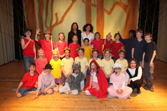 VS Englisch Theater Lochau 2010 _30__jpg-1272123906
