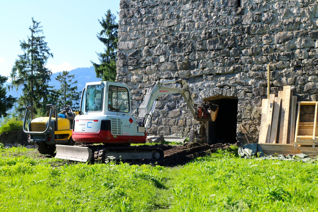 KOE_Tostner Burg Ausdgabungen 11.jpg