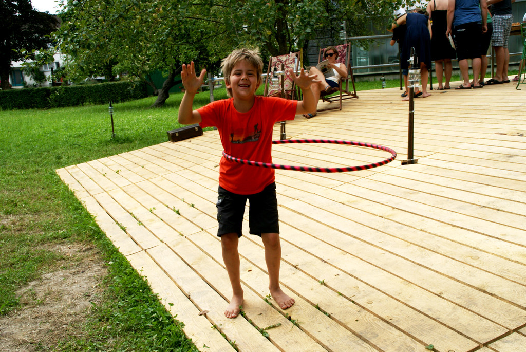 Anja _8_ __bt Hula-Hoop.JPG