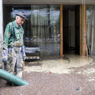 Hochwasser in der Schweiz: Aufräumarbeiten in Altstätten im Gange