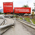 Lkw durchbricht Leitplanke auf A14 - Aufräumarbeiten