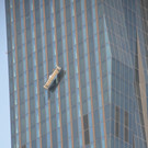 Fensterputzer von DC Tower gerettet