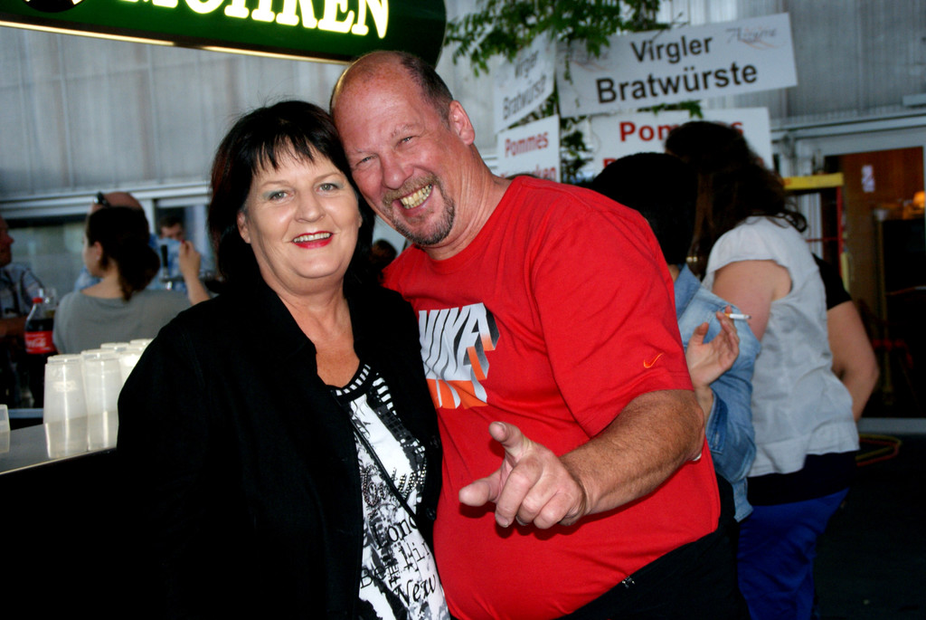 Karin und Hubi_ Daumen hoch f__r die Sommerlust.JPG