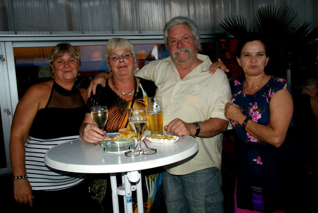 v_li_ Doris_ Anita_ Walter_ Anita.JPG