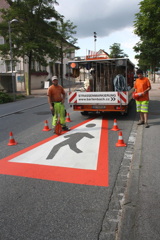Stra__enmarkierungen Lochau 2014 _1_.JPG