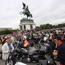 Charity-Tour: Hunderte Harleys am Wiener Heldenplatz
