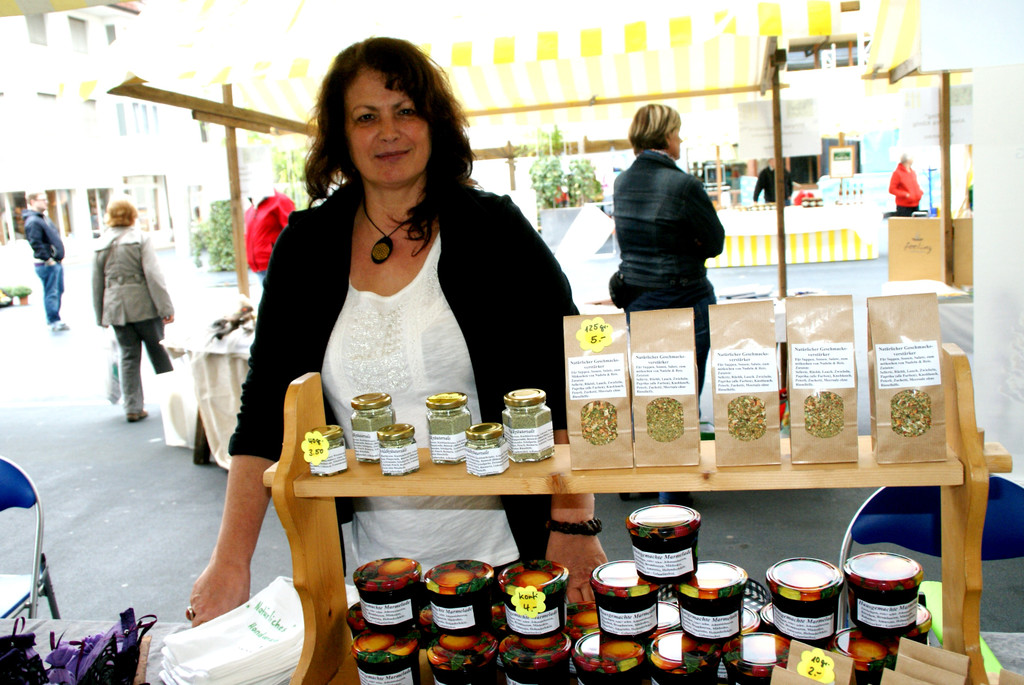 Petra Reich aus Widnau mit Wildkr__utersalz.JPG