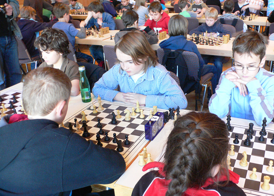 SchulSchach7Tisch_jpg-1272380932