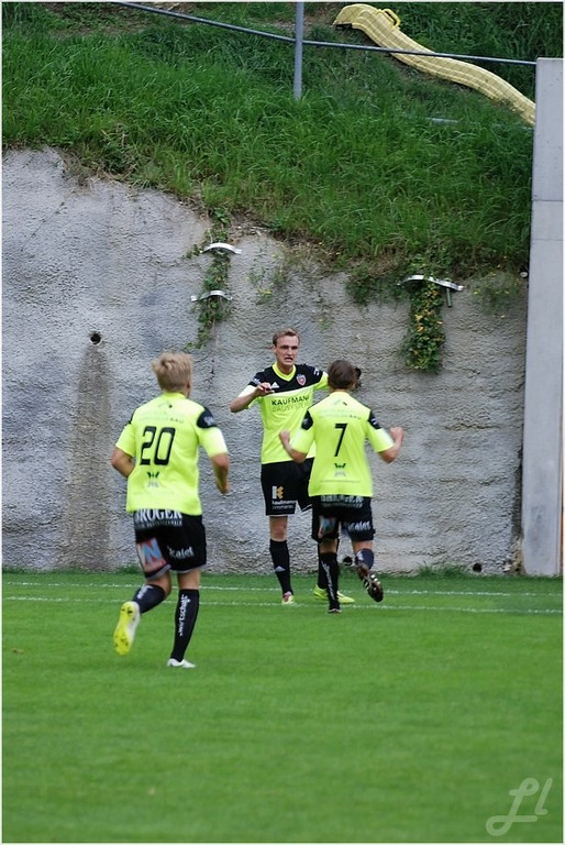 20140814_025_FCBizau_WackerIn_weblight.JPG