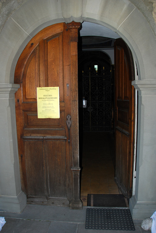 gebhardskirche_eingangstor.jpg