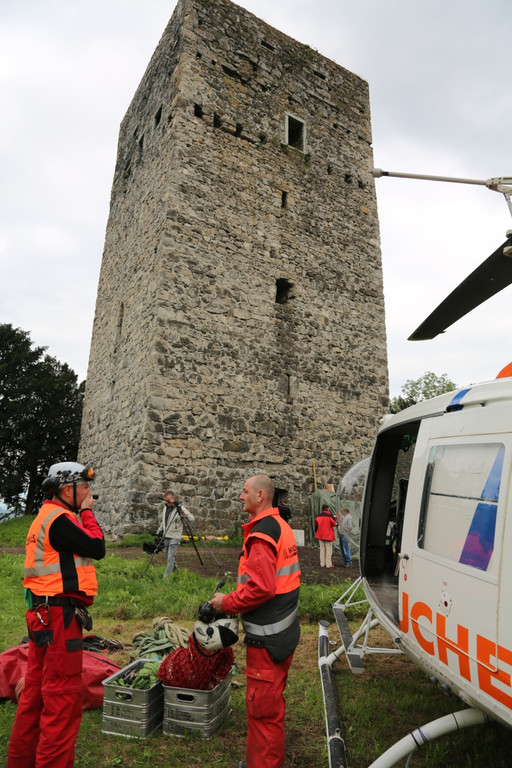 KOE_Tostner Burg Ausgrabungen 6.jpg