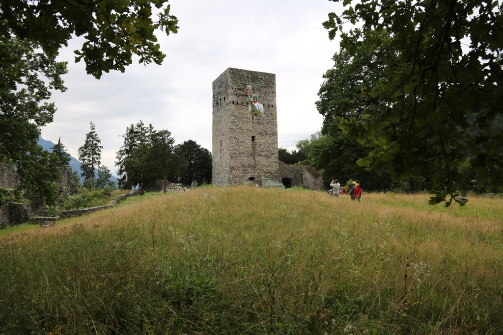 KOE_Tostner Burg Ausgrabungen 29.jpg