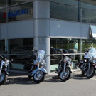 Harleys aufgestellt.JPG
