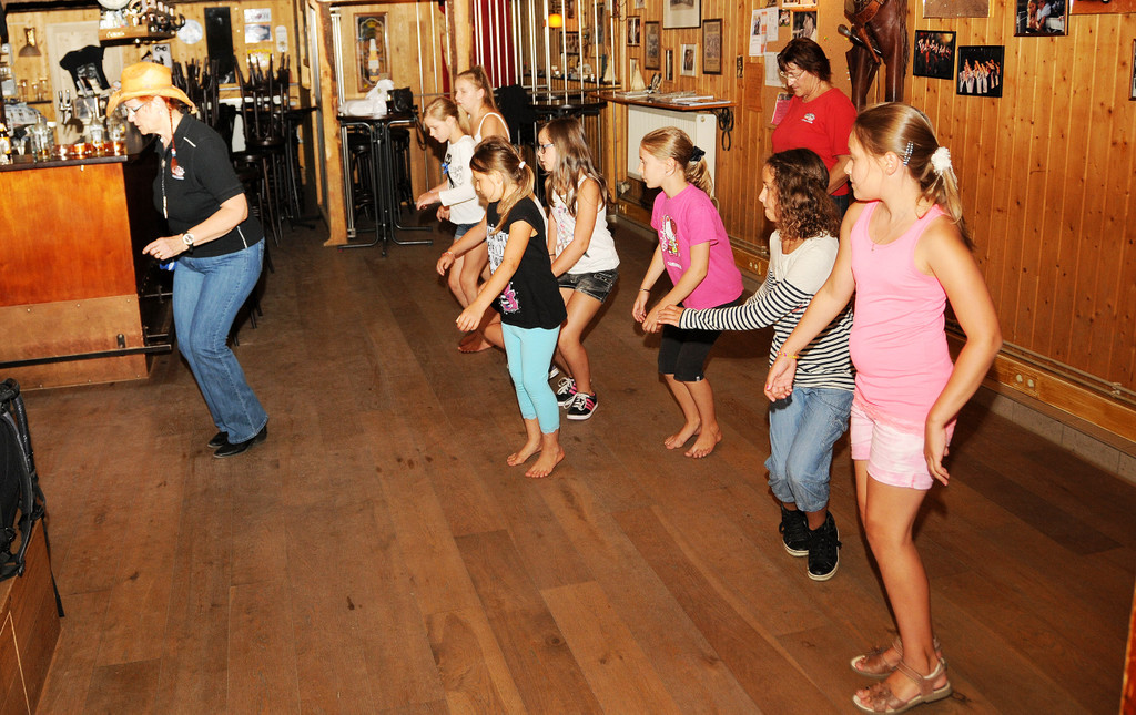 Linedance 21-08-2014 22.jpg