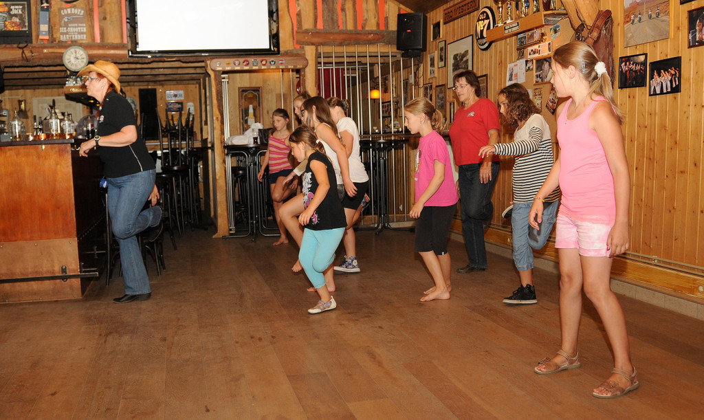 Linedance 21-08-2014 24.jpg
