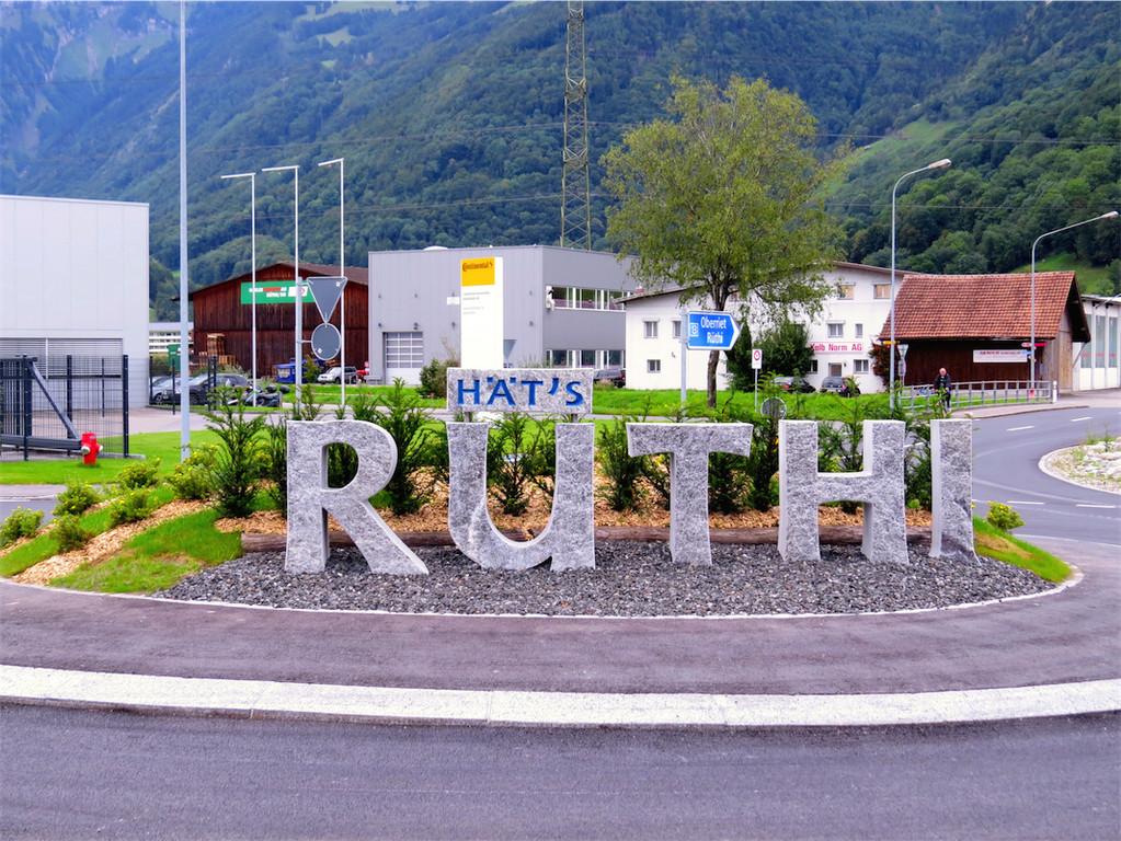 BK_Kreisverkehr_Ru__thi 1.JPG