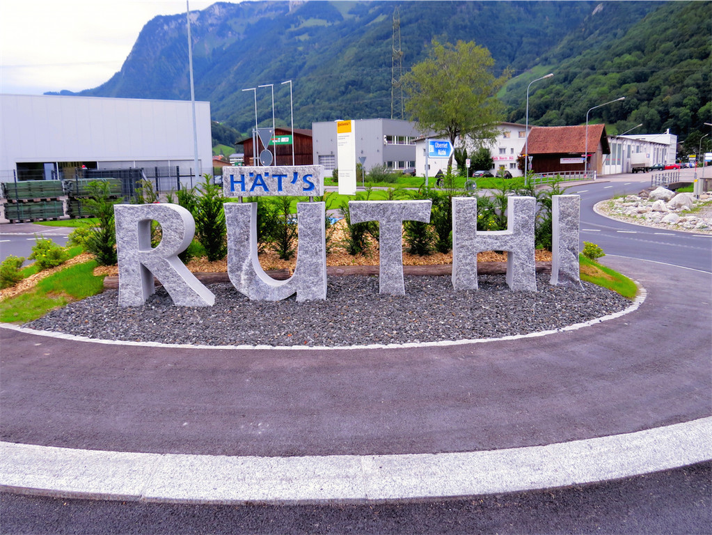 BK_Kreisverkehr_Ru__thi 2.JPG