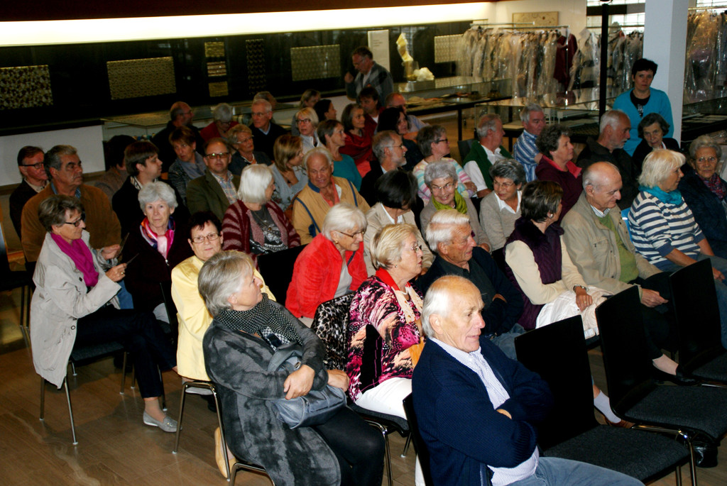 Gro__es Interesse bei den Zuh__rern.JPG