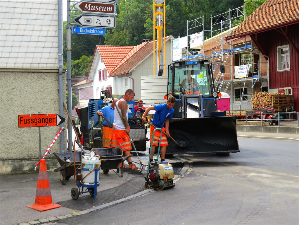 BK_Strassenbelagssanierung Ru__thi 7.JPG