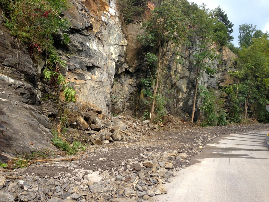 KOE_Felsraeumung Steinsstrasse 10.jpg
