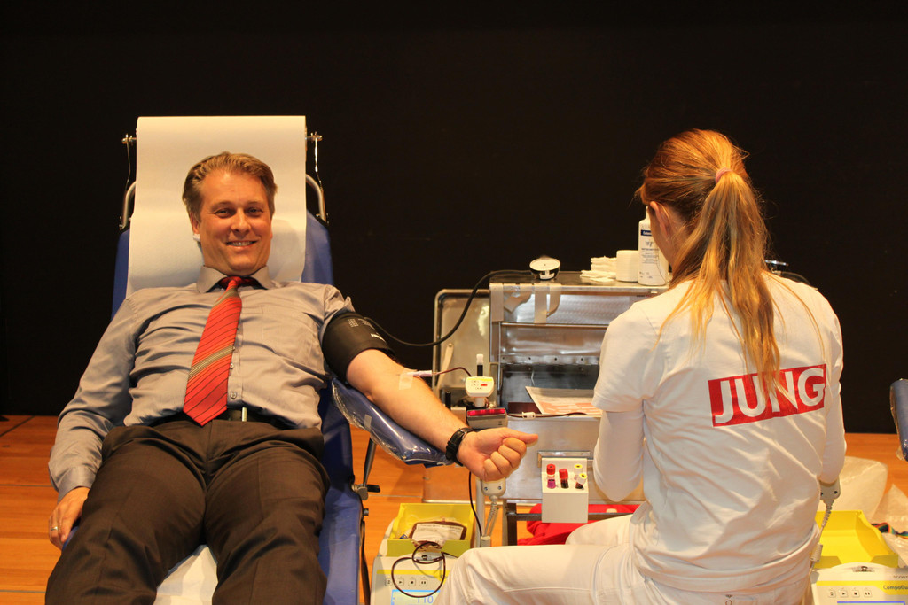 Bild Blutspende 2013 .JPG