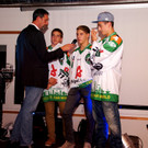 Martin Stadlober im Gespr__ch mit den Nachwuchsspielern.JPG