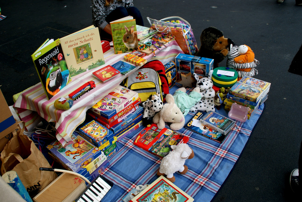 Ausrangierte Spielsachen werden weiter verkauft.JPG