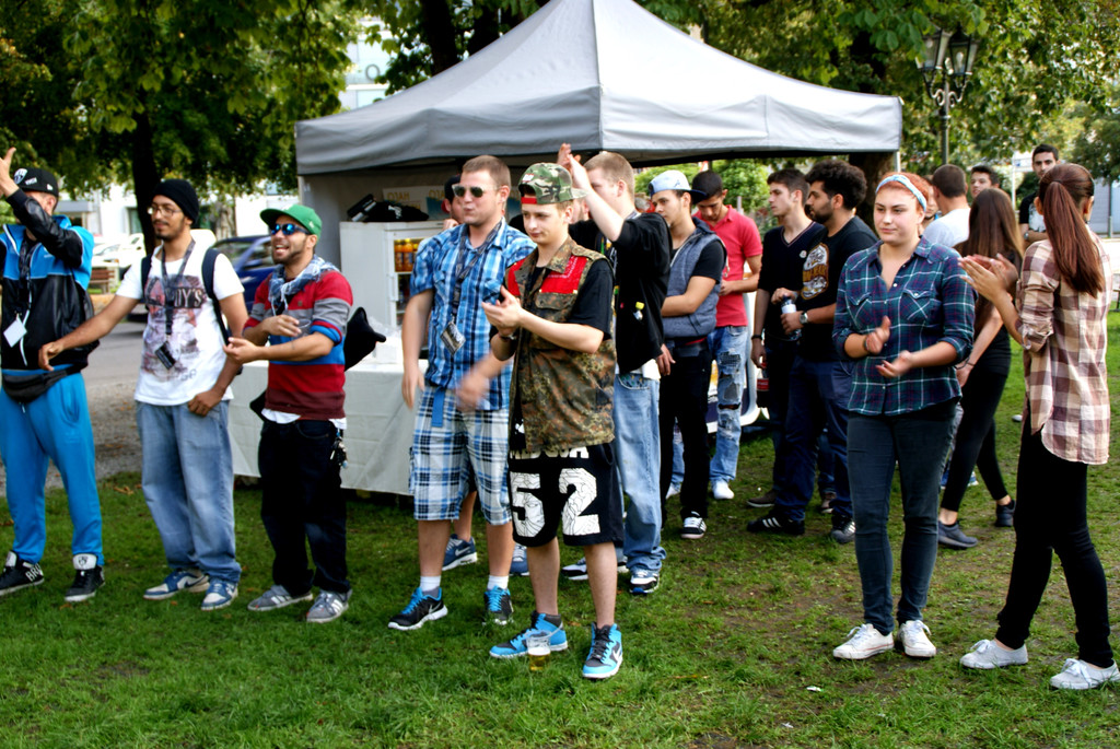 Viele Fans beim Open Air.JPG