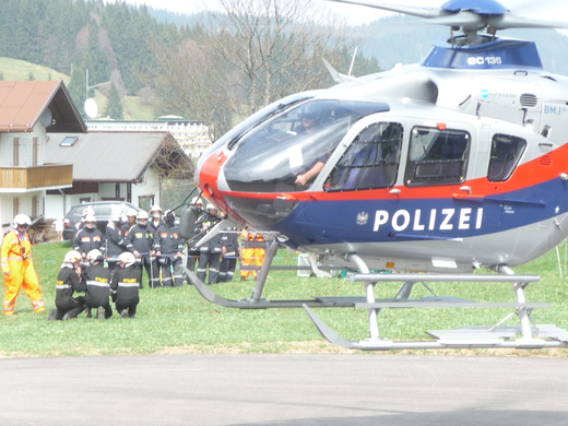 Rettung2 _8__JPG-1272660205