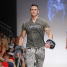 TL-2014-09-14-MQVFW-21h-a-Bugs_Custom-Press-004.jpg