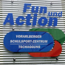 Sportzentrum mit Baustelle