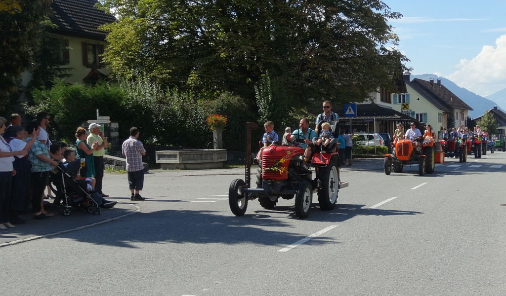 mini-140907 Trachtenclubbing Oldtimer-Treffen _2_.JPG