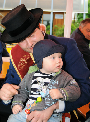 a Maibaum 2010 31_jpg-1272716692